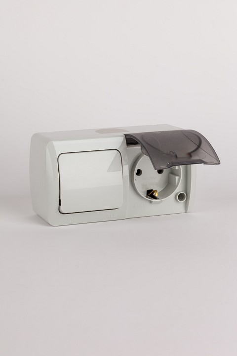 Блок с розеткой и выключателем Elbi Eleсtriс Eva 554-011500-920