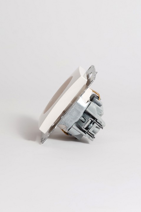 Розетка с заземлением, без рамки Elbi Eleсtriс Zena Vega 609-010200-217