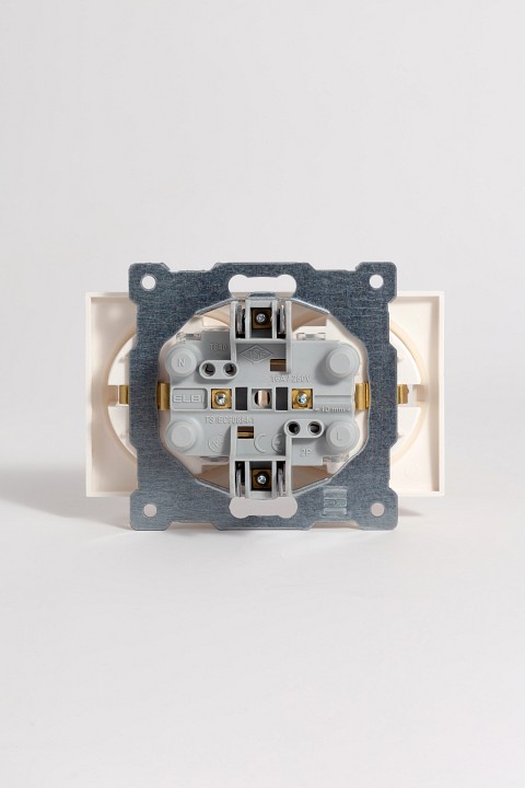 Розетка двойная с заземлением, без рамки Elbi Eleсtriс Zena Vega 609-010200-907