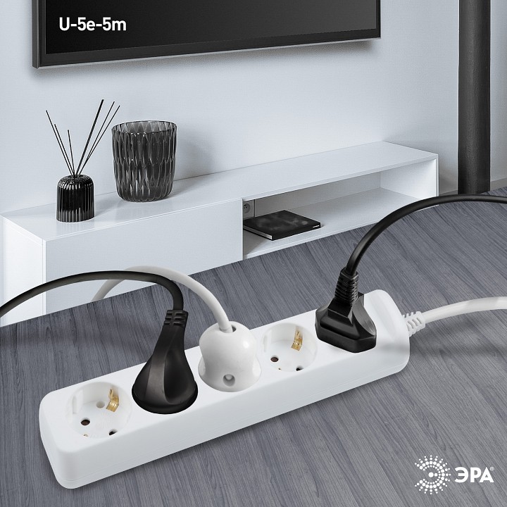 Удлинитель ЭРА U-5e-5m-3x1,5 5 розеток 5 м 3х1.5 мм² U-5e-5m-3x1,5