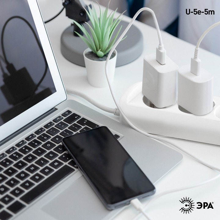 Удлинитель ЭРА U-5e-5m-3x1,5 5 розеток 5 м 3х1.5 мм² U-5e-5m-3x1,5