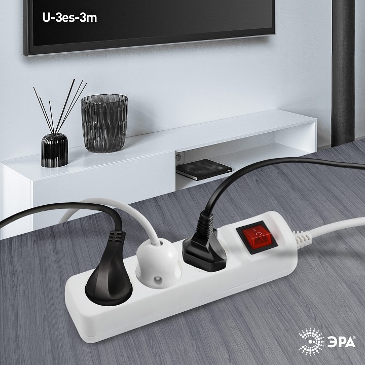 Удлинитель с выключателем ЭРА U-3es-3m 3 розетки 3 м 3х1.5 мм² U-3es-3m-3x1,5
