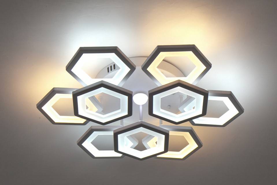 Потолочная люстра Escada Hexagon 10236/9LED