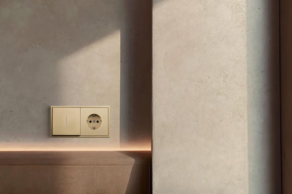 Выключатель проходной одноклавишный с подсветкой без рамки Kollinger Eclipse EC-008GD