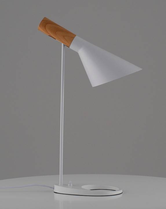 Настольная лампа офисная Moderli Turin V11335-1T