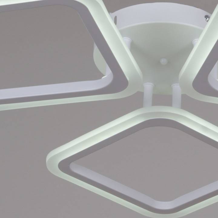 Потолочная люстра Reluce 05105-1 3 лампы White 05105-0.3-03 WH