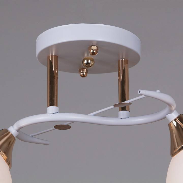 Светильник на штанге Reluce 06117 2 лампы белый французское золото 06117-0.3-02 WH+FG