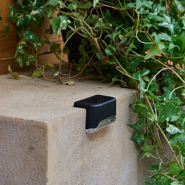 Светильник настенный на солнечной батарее Uniel USL-F-250 UL-00011590