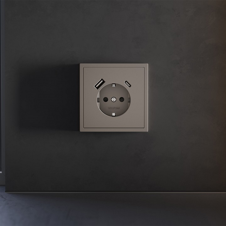 Накладка для розетки с заземлением и со шторками и 2хUSB type A и C Voltum S70 VLS001014