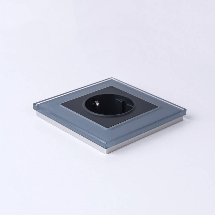 Розетка с заземлением и с шторками, без рамки Werkel Черный матовый W1171108