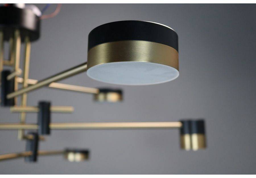 Люстра на штанге Zortes Lunar ZRS.1805.08