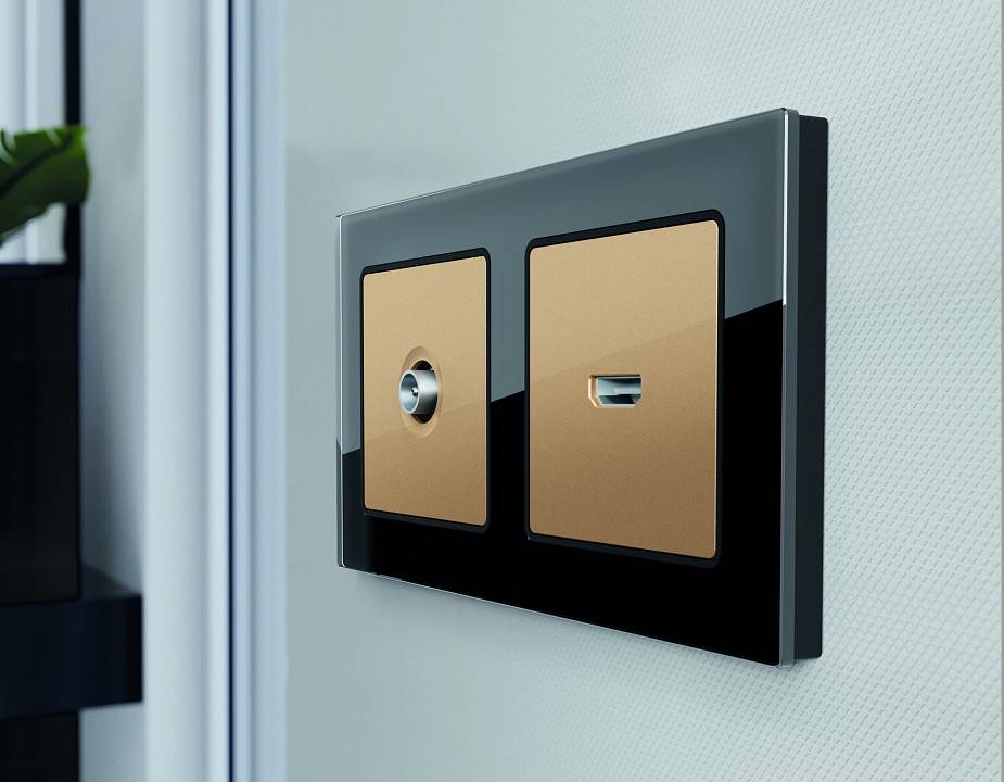 Накладка для розетки HDMI Ambrella Volt Quant AP6140