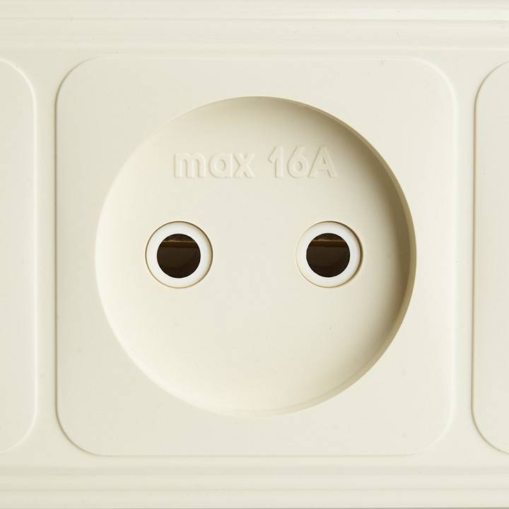 Розетка без заземления Stekker Брест накладная белая 49053