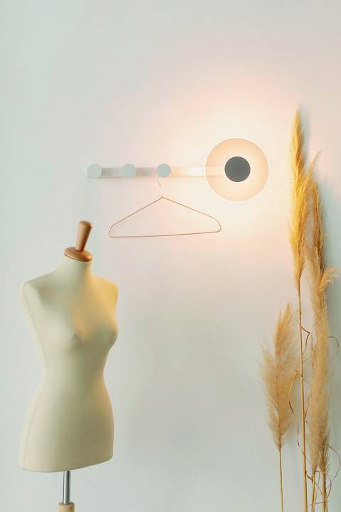 Вешалка настенная с подсветкой Mantra Venus 7292