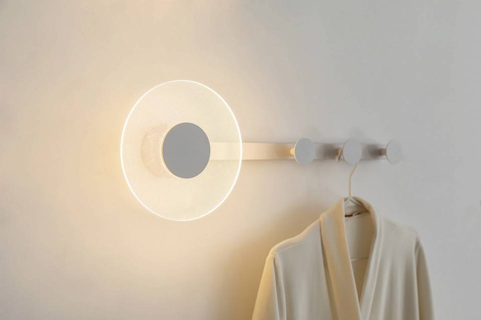 Вешалка настенная с подсветкой Mantra Venus 7292