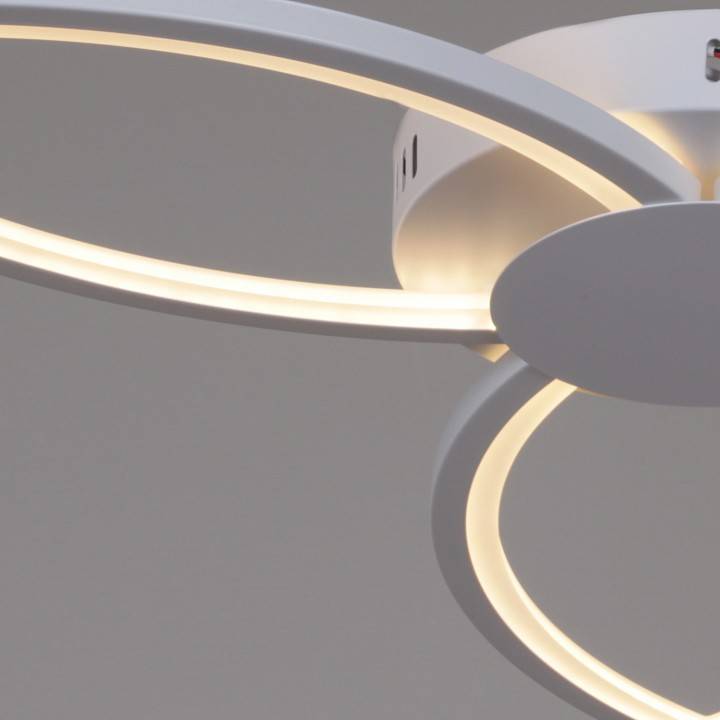 Потолочная люстра Reluce 09877-0.3-03 WH