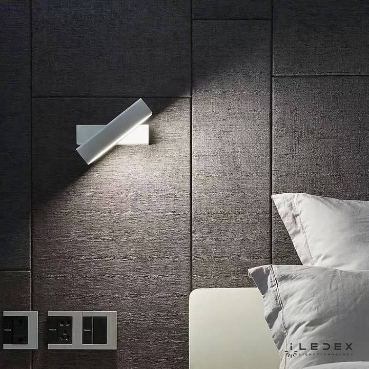 Бра iLedex Firefox 10 Вт 3000 К 8104W-10W-3000K WH