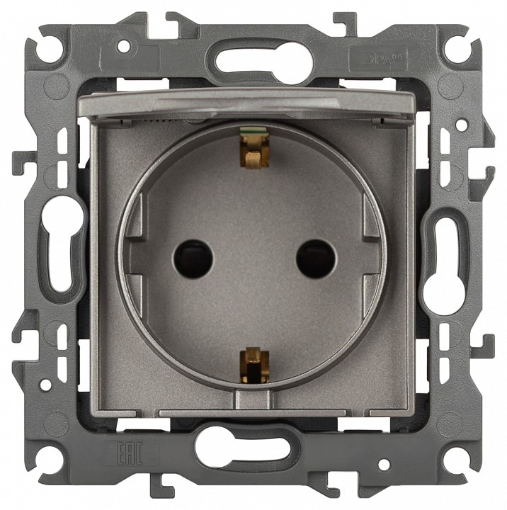 Розетка с заземлением и со шторкой, без рамки с крышкой Эра Эра 12 12-2103-16