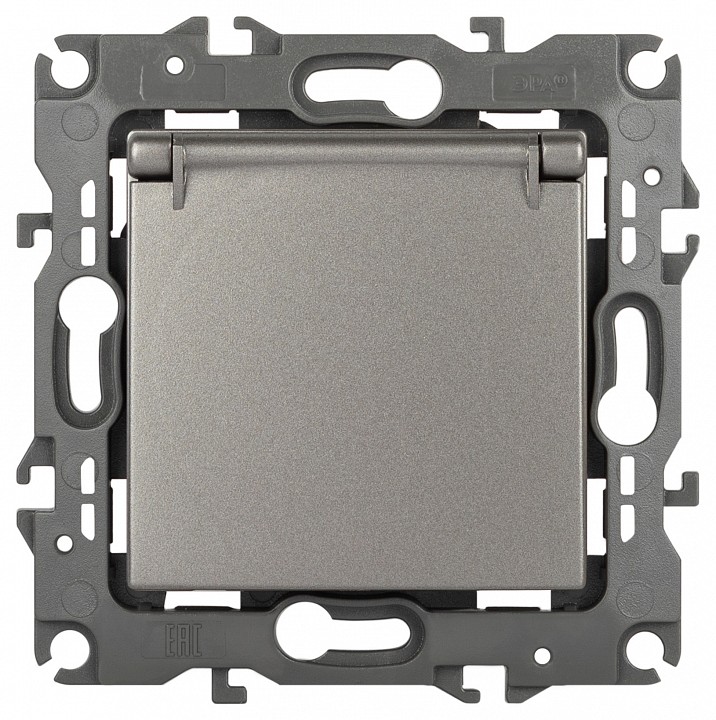 Розетка с заземлением и со шторкой, без рамки с крышкой Эра Эра 12 12-2103-16