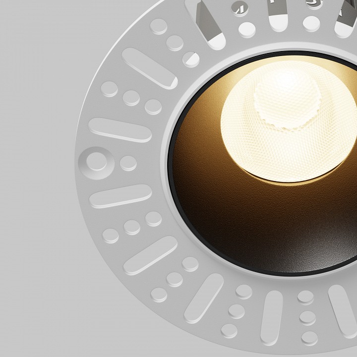 Встраиваемый светильник Maytoni 10 Вт 3000 K черный DL119-10W-3K-TRS-B