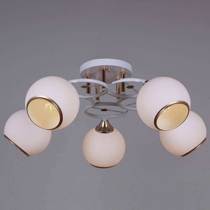 Люстра на штанге Reluce 06117 5 ламп 06117-0.3-05 WH+FG