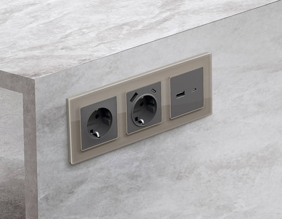 Накладка для розетки type A и C Ambrella Volt Quant AP6610