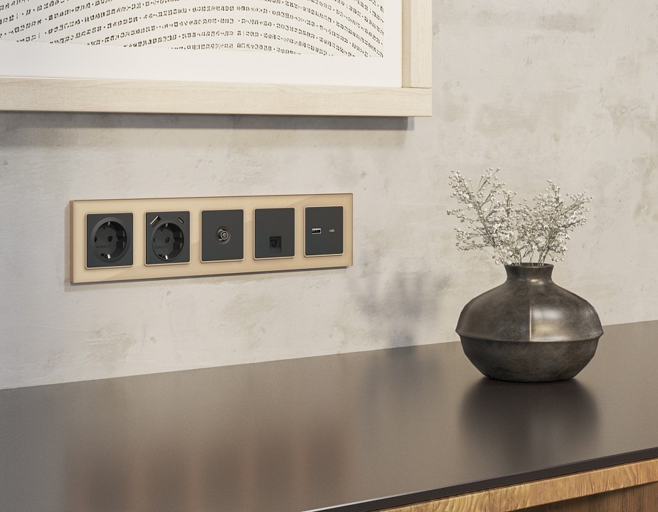 Розетка Ethernet RJ-45 и со шторками, без рамки Ambrella Volt ALFA MA912005