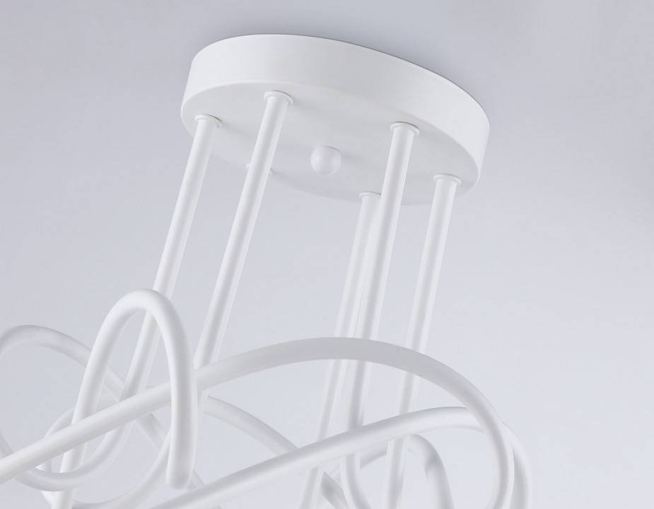 Люстра на штанге Ambrella light Traditional TR80417