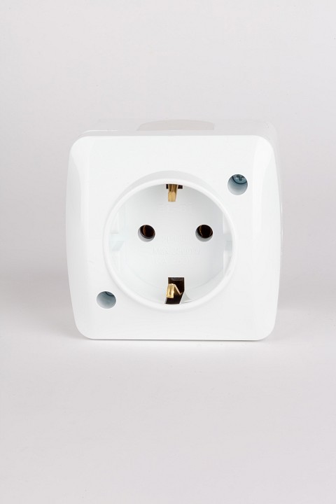 Розетка с заземлением Elbi Eleсtriс Alsu 7 504-010200-217