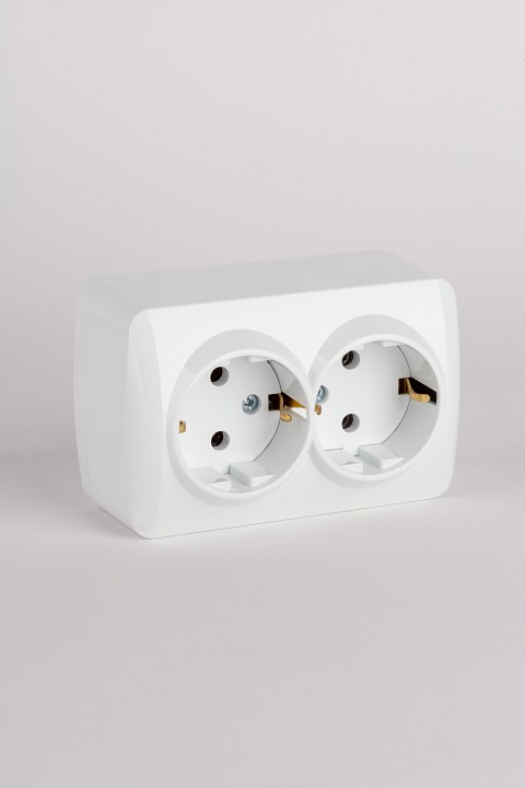 Розетка двойная с заземлением Elbi Eleсtriс Alsu 7 504-010200-907