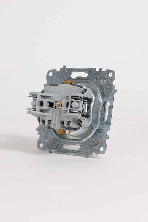 Розетка с заземлением, без рамки Elbi Eleсtriс Zena Vega 609-015600-217