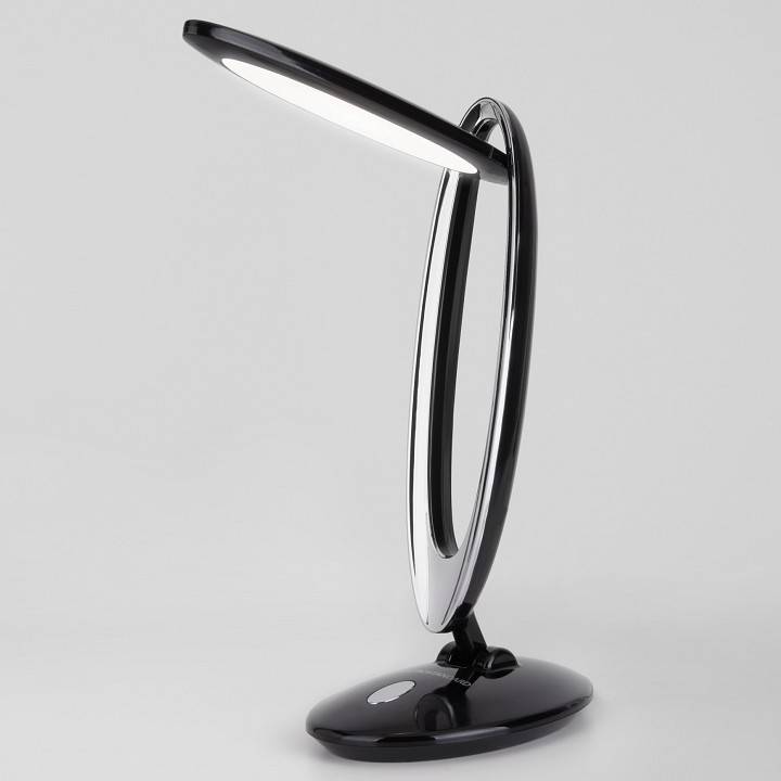 Настольная лампа офисная Elektrostandard Saturn 10 Вт черная a044008