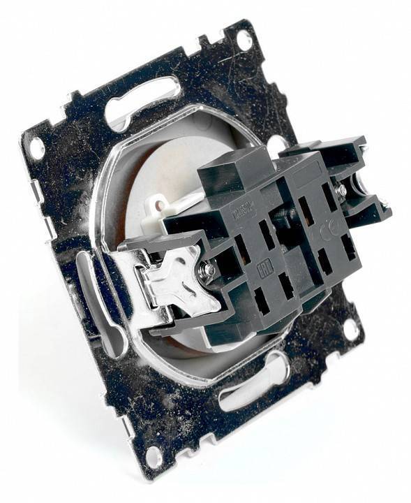 Розетка с заземлением и с шторками Stekker Катрин 49025