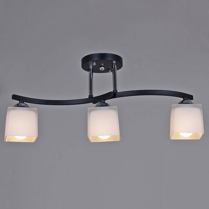 Люстра на штанге Reluce 03213 3 лампы 03213-0.3-03