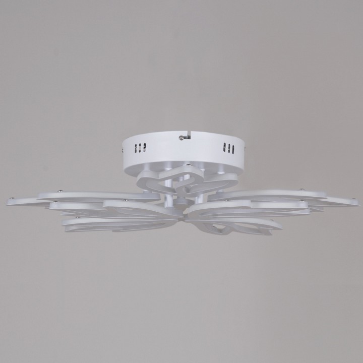 Потолочная люстра Reluce 09862-0.3-4+4 WH