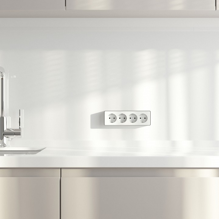 Розетка четверная с заземлением и со шторками Werkel Gallant W5072210