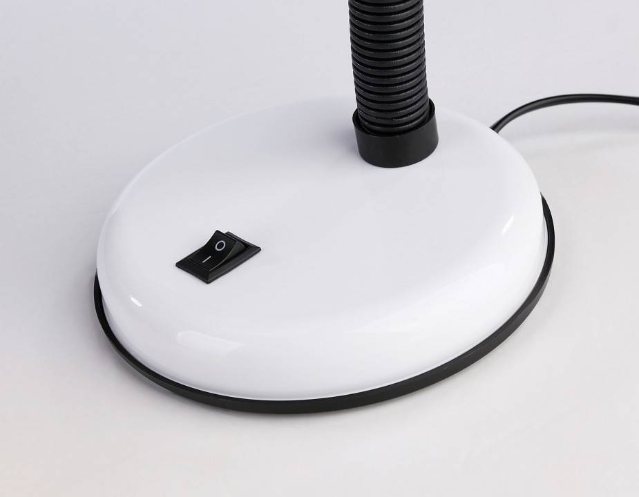 Настольная лампа офисная Ambrella Light DE DE7701