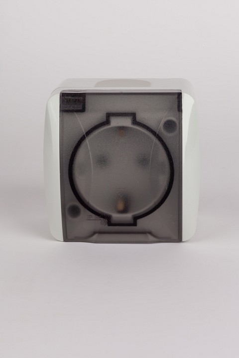 Розетка с заземлением с крышкой Elbi Eleсtriс Eva 554-011500-218