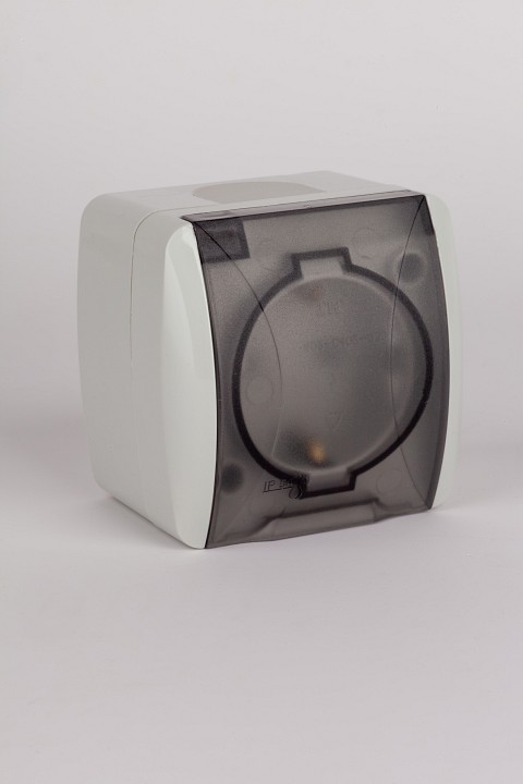 Розетка с заземлением с крышкой Elbi Eleсtriс Eva 554-011500-218