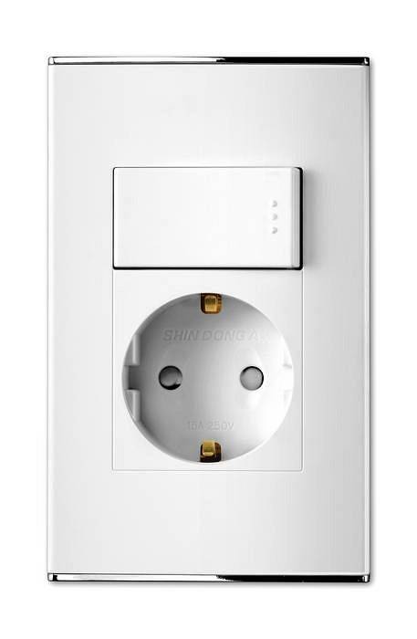 Розетка с заземлением Imex Parthenon белая WRC 4337