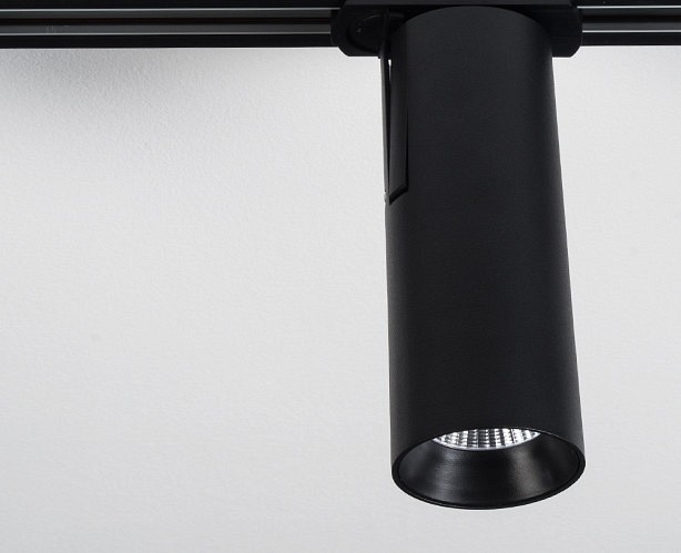 Светильник на штанге Italline TR 3007 TR 3007 black 4000K