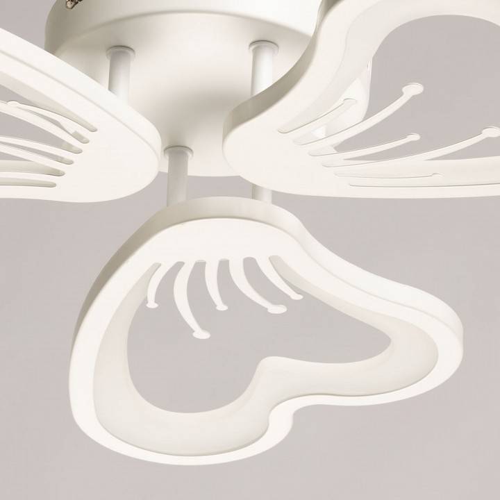 Потолочная люстра De City Мадлен 3xE14 424019003