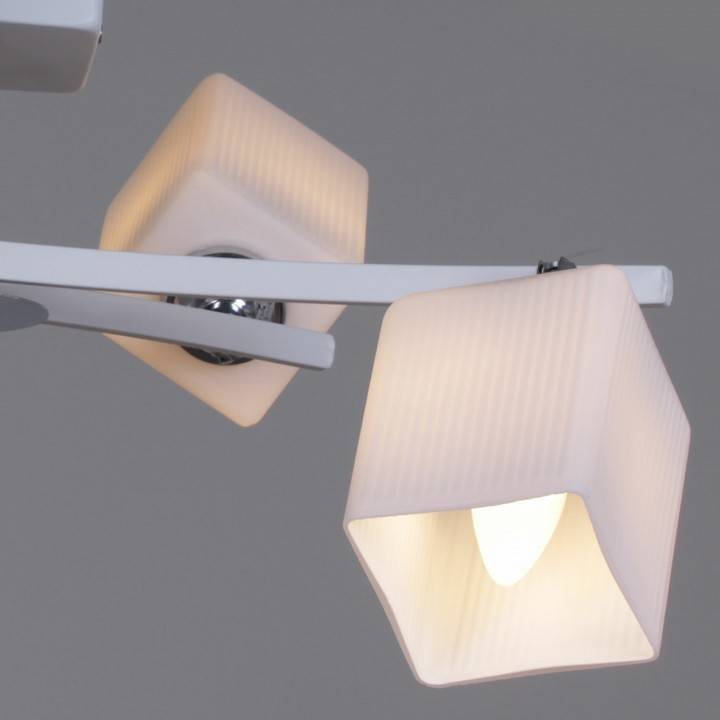 Люстра на штанге Reluce 03323 4 лампы 03323-0.3-04N