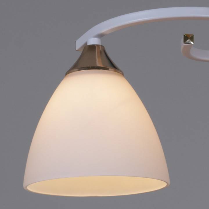 Светильник на штанге Reluce 05009-1 2 лампы белый французское золото 05009-0.3-02 WH+FG