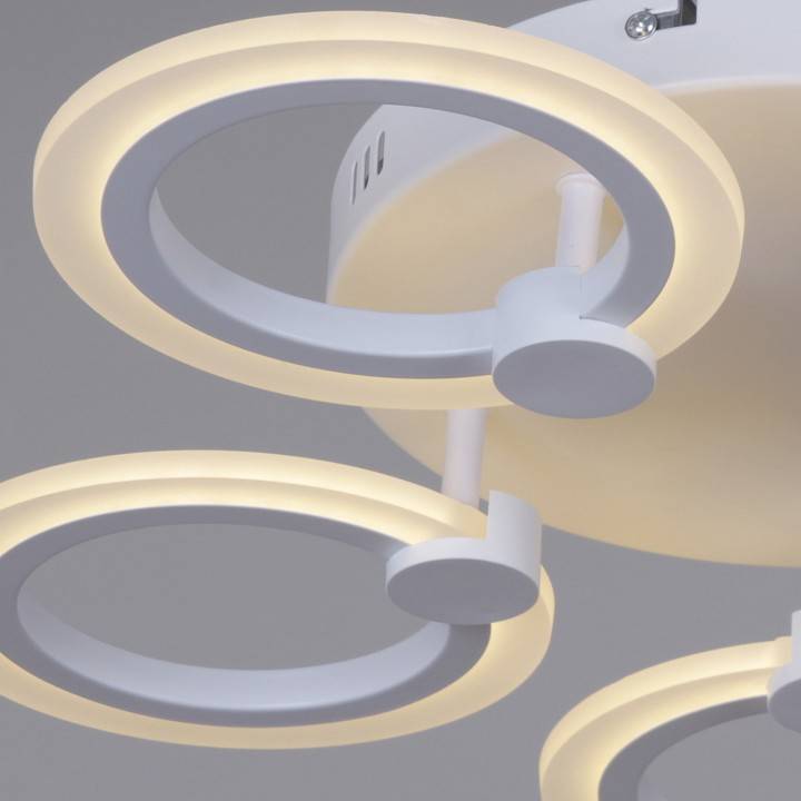 Потолочная люстра Reluce 09501 5 ламп 09501-0.3-05 WH