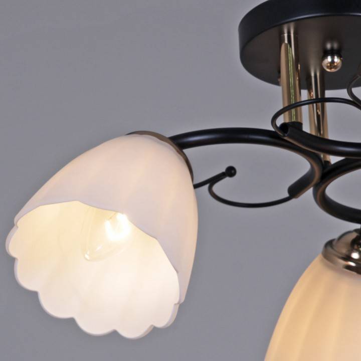 Люстра на штанге Reluce 10134-1 3 лампы 10134-0.3-03 BK+FG