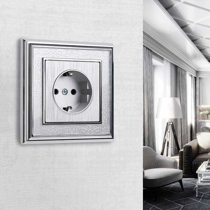 Розетка с заземлением и шторками Werkel серебряный рифленый W1171109