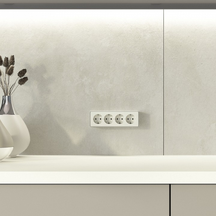 Розетка четверная с заземлением и со шторками Werkel Gallant W5072204