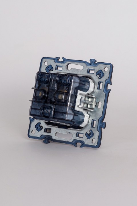 Розетка с заземлением, без рамки Elbi Eleсtriс Moda Vox 611-040232-217