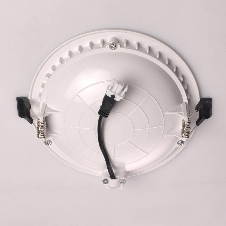 Встраиваемый светильник DeMarkt Стаут 702011801